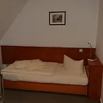 Отель Garni-hotel Alt Wernigeroeder Hof 3*