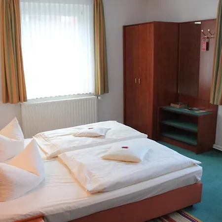 Garni-hotel Alt Wernigeroeder Hof 酒店 韦尼格罗德