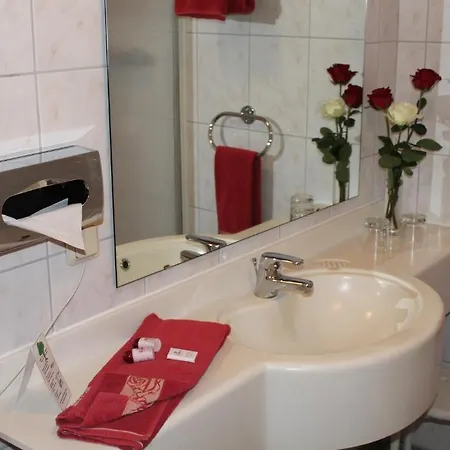 Garni-hotel Alt Wernigeroeder Hof 酒店 韦尼格罗德