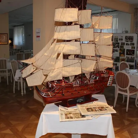 Garni-hotel Alt Wernigeroeder Hof 酒店 韦尼格罗德