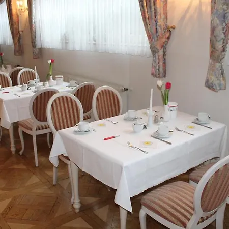 Garni-hotel Alt Wernigeroeder Hof 韦尼格罗德