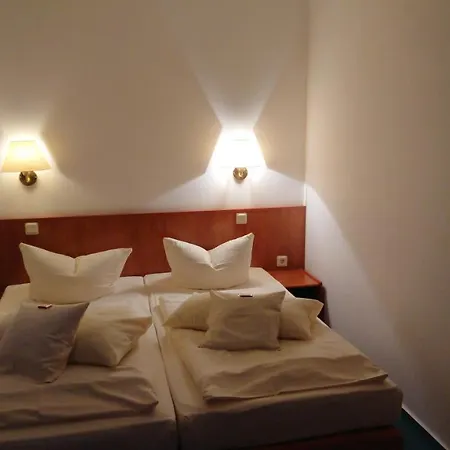 Garni-hotel Alt Wernigeroeder Hof Отель