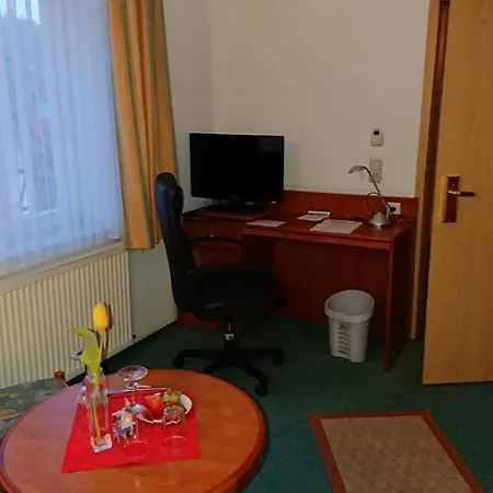 Garni-hotel Alt Wernigeroeder Hof 酒店 韦尼格罗德