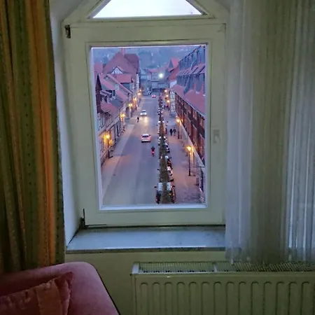 Garni-hotel Alt Wernigeroeder Hof 韦尼格罗德