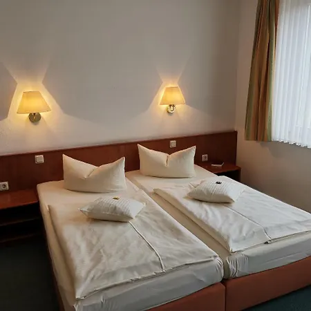 Garni-hotel Alt Wernigeroeder Hof מלון